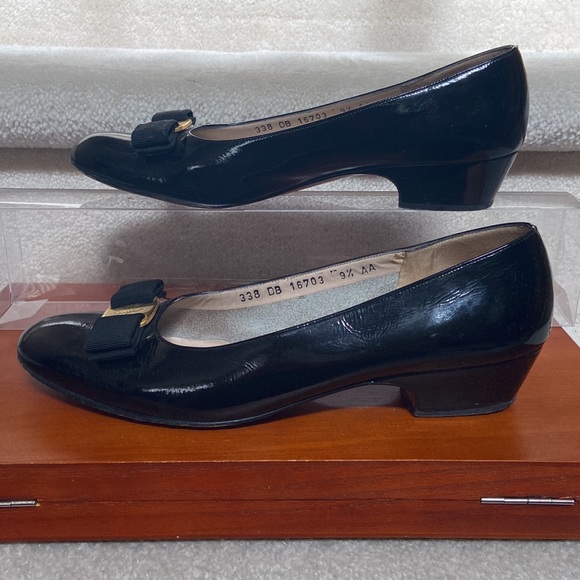 salvatore ferragamo low heel pumps - Picture 3 of 16